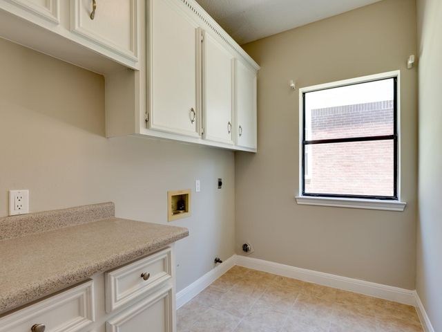 3944 Kristencreek LN, Round Rock, TX 78681