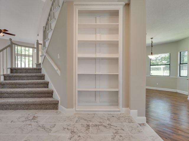 3944 Kristencreek LN, Round Rock, TX 78681