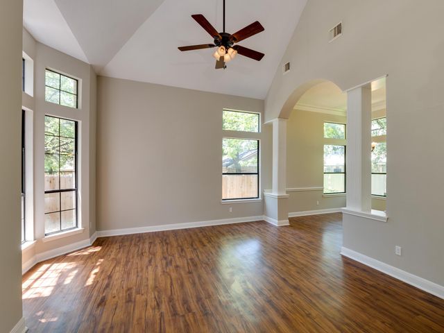 3944 Kristencreek LN, Round Rock, TX 78681