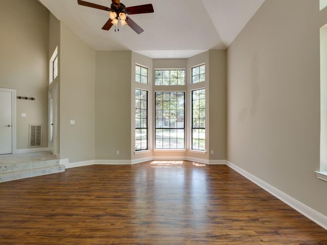 3944 Kristencreek LN, Round Rock, TX 78681