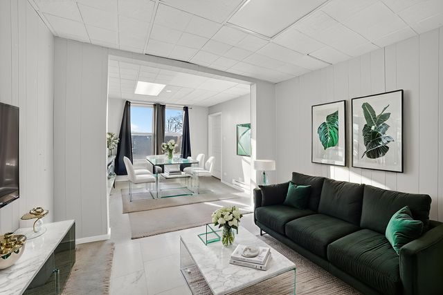 917 N Cicero Avenue, Chicago, IL 60651