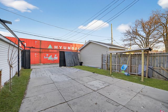 917 N Cicero Avenue, Chicago, IL 60651