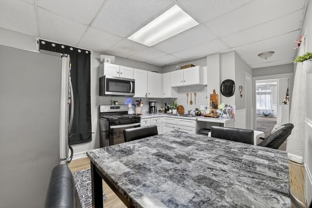 917 N Cicero Avenue, Chicago, IL 60651