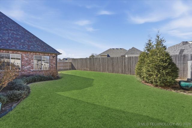 12324 S Ash Avenue, Jenks, OK 74037