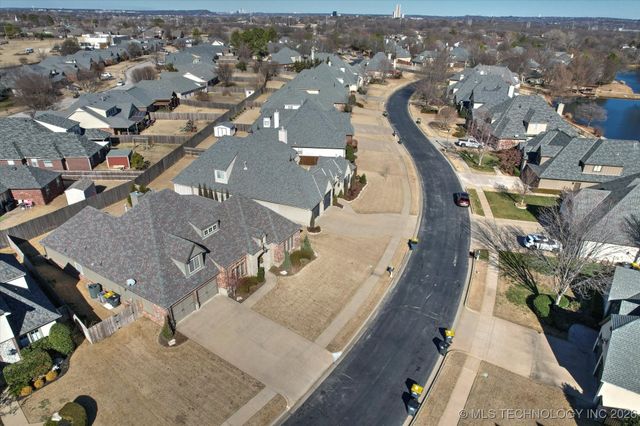 12324 S Ash Avenue, Jenks, OK 74037