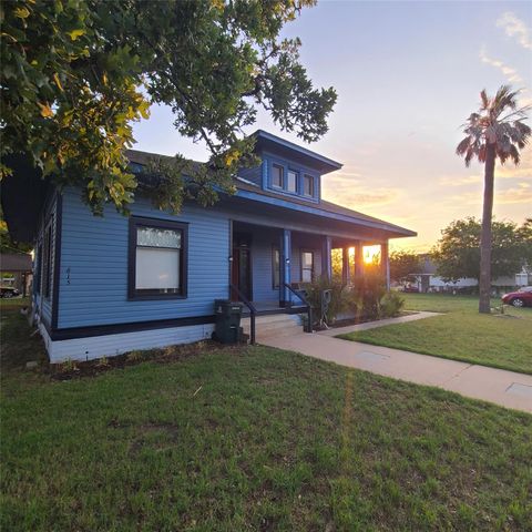 615 E Washington Street, Giddings, TX 78942