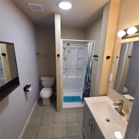 615 E Washington Street, Giddings, TX 78942