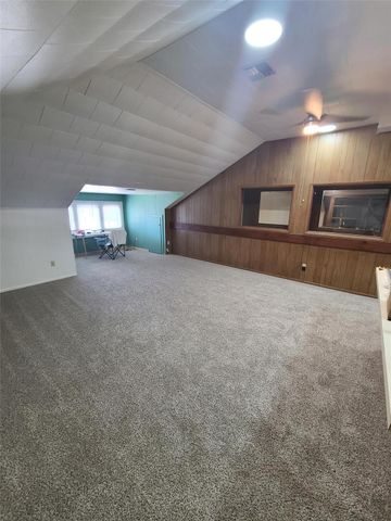 615 E Washington Street, Giddings, TX 78942