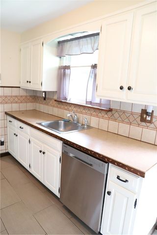 3202 Aberdeen Cir Allentown, South Whitehall Twp, PA 18104