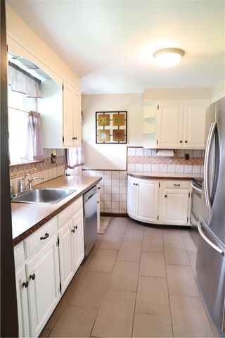3202 Aberdeen Cir Allentown, South Whitehall Twp, PA 18104
