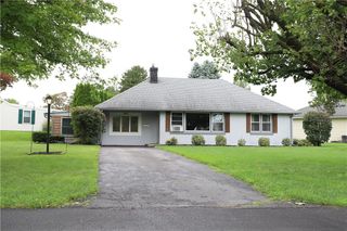 3202 Aberdeen Cir Allentown, South Whitehall Twp, PA 18104