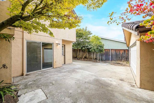 3246 Saddle Dr, Hayward, CA 94541