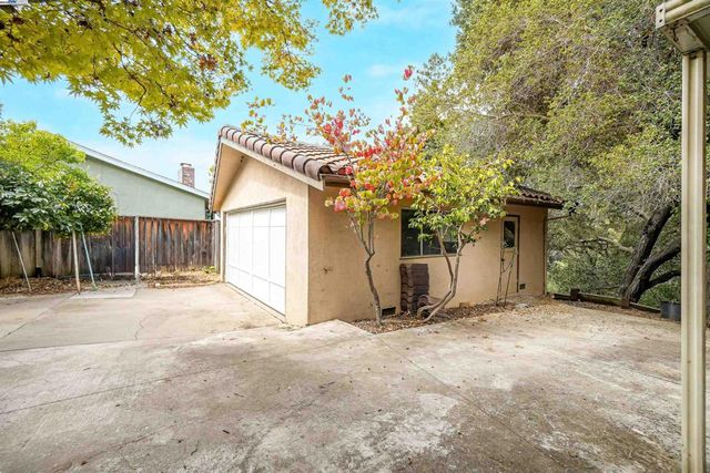 3246 Saddle Dr, Hayward, CA 94541