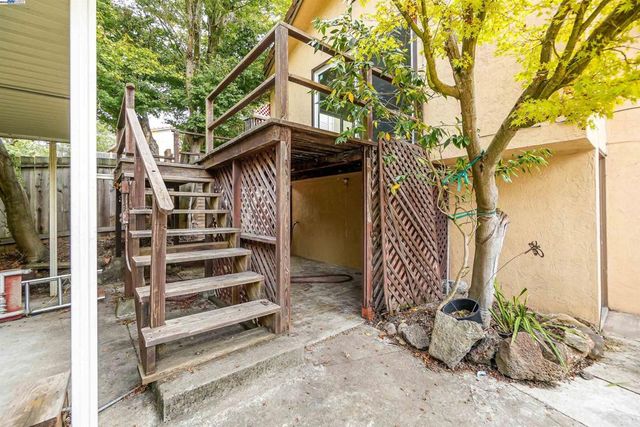 3246 Saddle Dr, Hayward, CA 94541