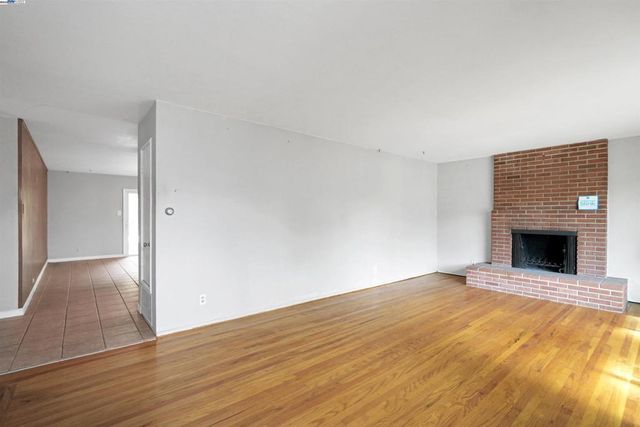 3246 Saddle Dr, Hayward, CA 94541