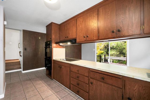 3246 Saddle Dr, Hayward, CA 94541