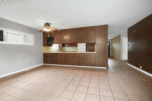 3246 Saddle Dr, Hayward, CA 94541