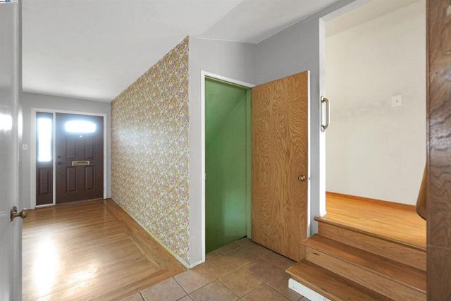 3246 Saddle Dr, Hayward, CA 94541