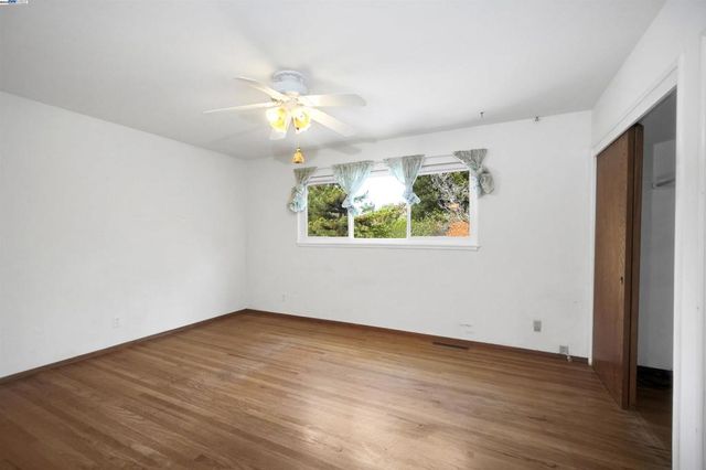 3246 Saddle Dr, Hayward, CA 94541