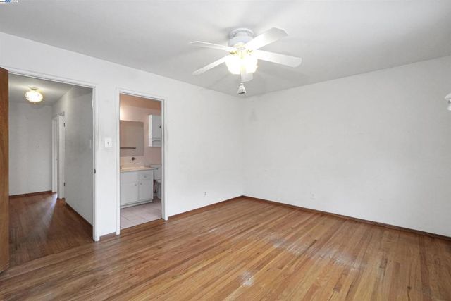 3246 Saddle Dr, Hayward, CA 94541