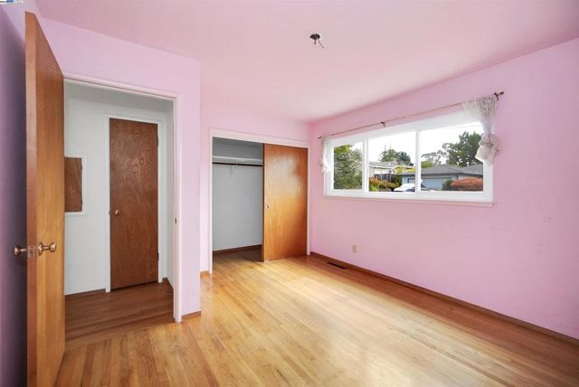 3246 Saddle Dr, Hayward, CA 94541