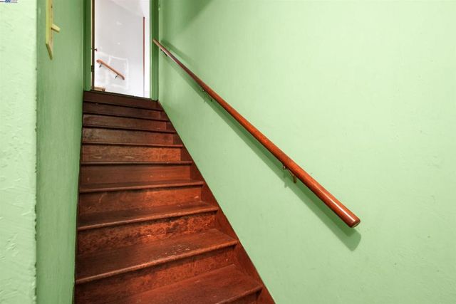 3246 Saddle Dr, Hayward, CA 94541