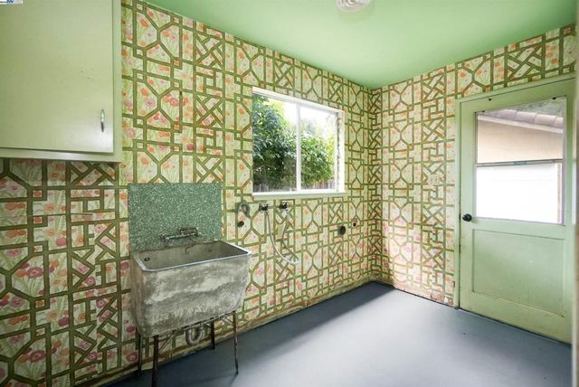 3246 Saddle Dr, Hayward, CA 94541