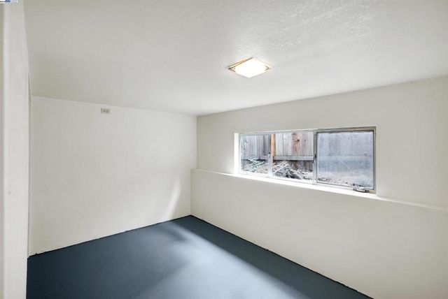 3246 Saddle Dr, Hayward, CA 94541