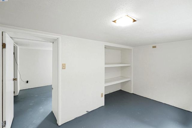 3246 Saddle Dr, Hayward, CA 94541