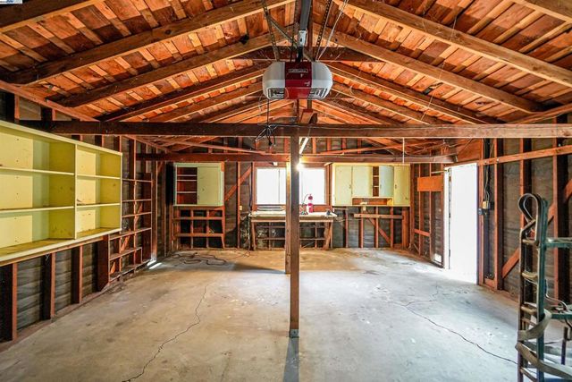 3246 Saddle Dr, Hayward, CA 94541