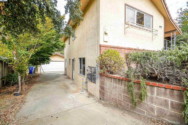 3246 Saddle Dr, Hayward, CA 94541