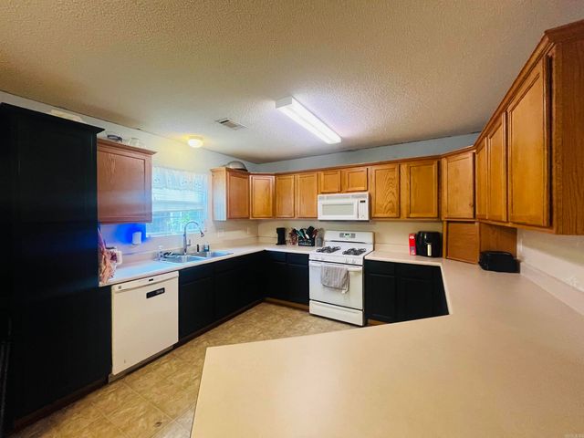 333 Cox Street, Donaldson, AR 71941