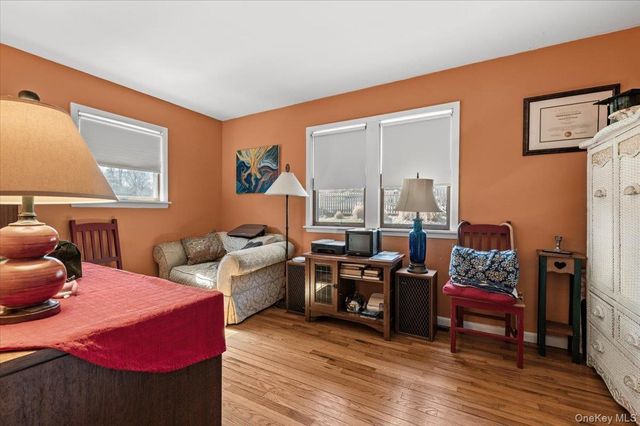 41 Lakeside Drive, Centerport, NY 11721