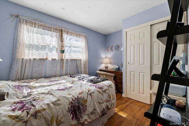 41 Lakeside Drive, Centerport, NY 11721