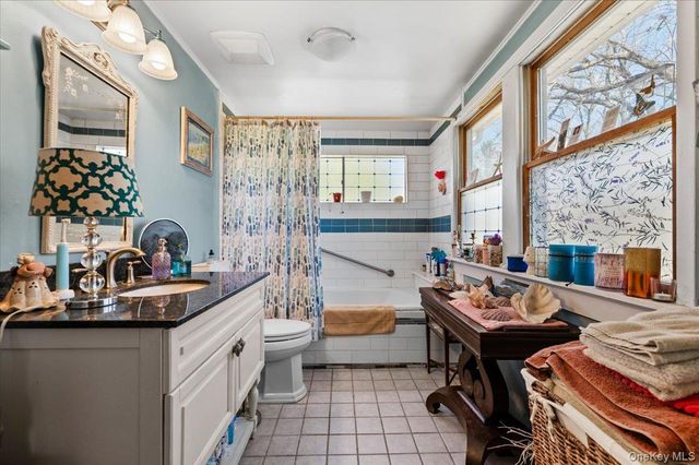 41 Lakeside Drive, Centerport, NY 11721