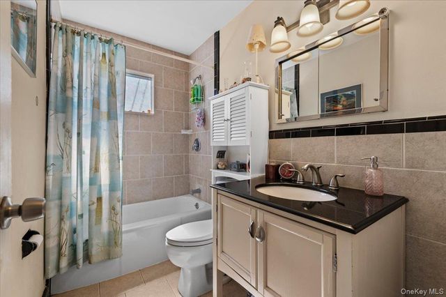 41 Lakeside Drive, Centerport, NY 11721