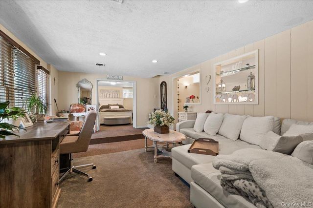 41 Lakeside Drive, Centerport, NY 11721