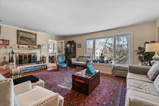 41 Lakeside Drive, Centerport, NY 11721