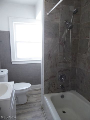 2179 Edgewood Road, Cleveland Heights, OH 44118