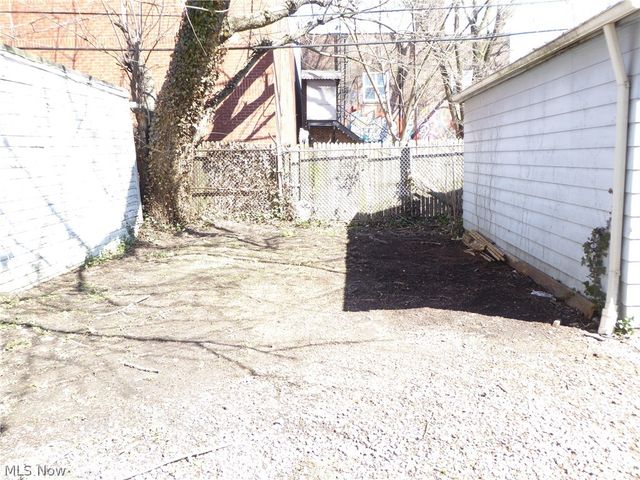 2179 Edgewood Road, Cleveland Heights, OH 44118