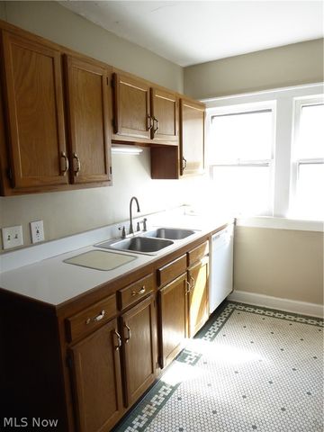 2179 Edgewood Road, Cleveland Heights, OH 44118