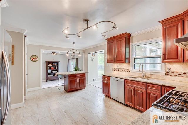 20 Poplar Avenue, North Brunswick, NJ 08902