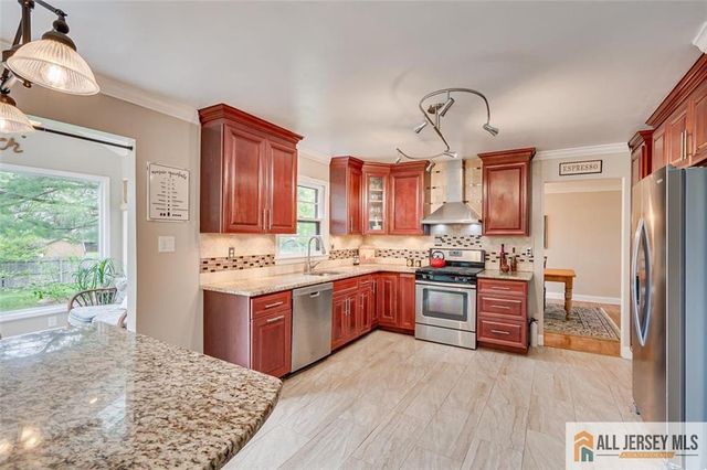 20 Poplar Avenue, North Brunswick, NJ 08902