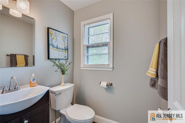 20 Poplar Avenue, North Brunswick, NJ 08902