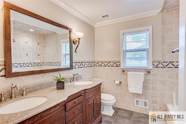 20 Poplar Avenue, North Brunswick, NJ 08902