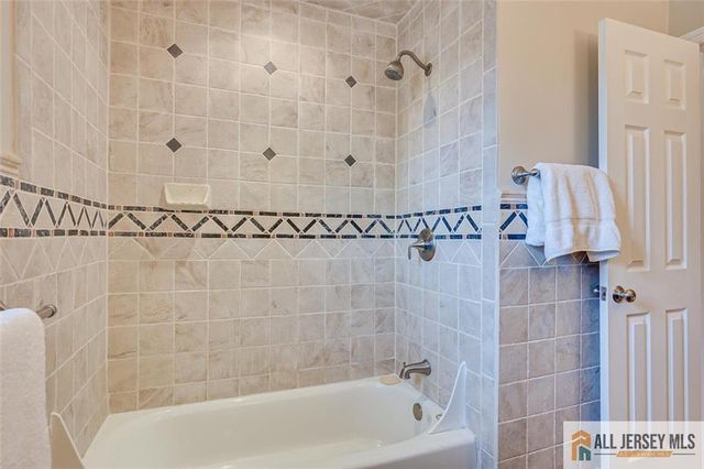 20 Poplar Avenue, North Brunswick, NJ 08902