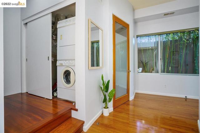 2709 10th Street C, Berkeley, CA 94710