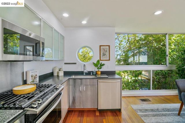 2709 10th Street C, Berkeley, CA 94710