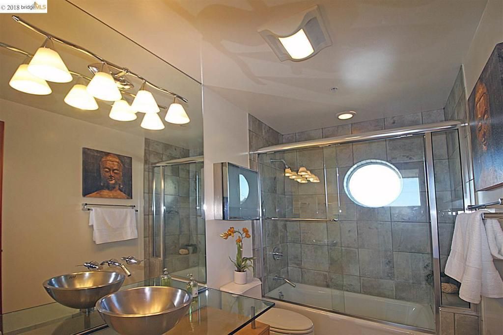 Image 19 of property listing at 2709 10th Street C, Berkeley, CA 94710