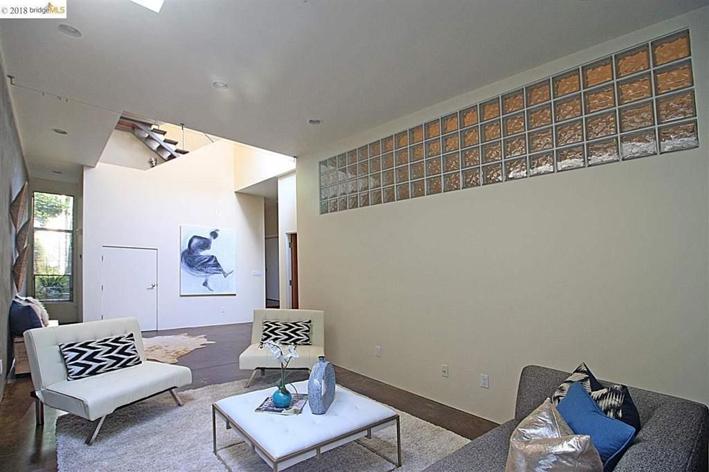 Image 4 of property listing at 2709 10th Street C, Berkeley, CA 94710